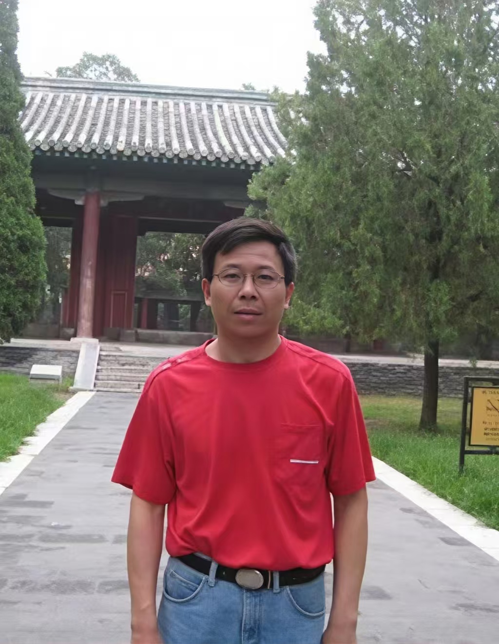 万国强.jpg 万国强.jpg